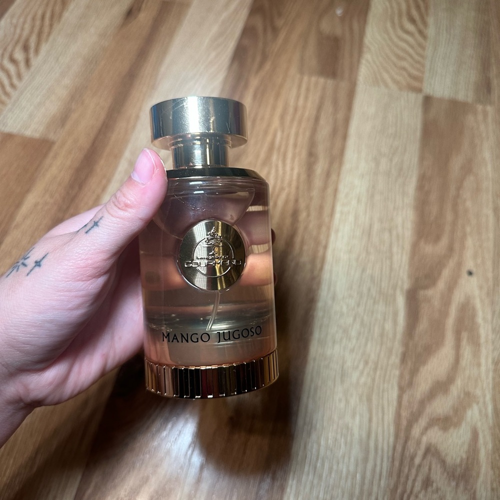 Mango Jugoso Perfume with Gold Accents